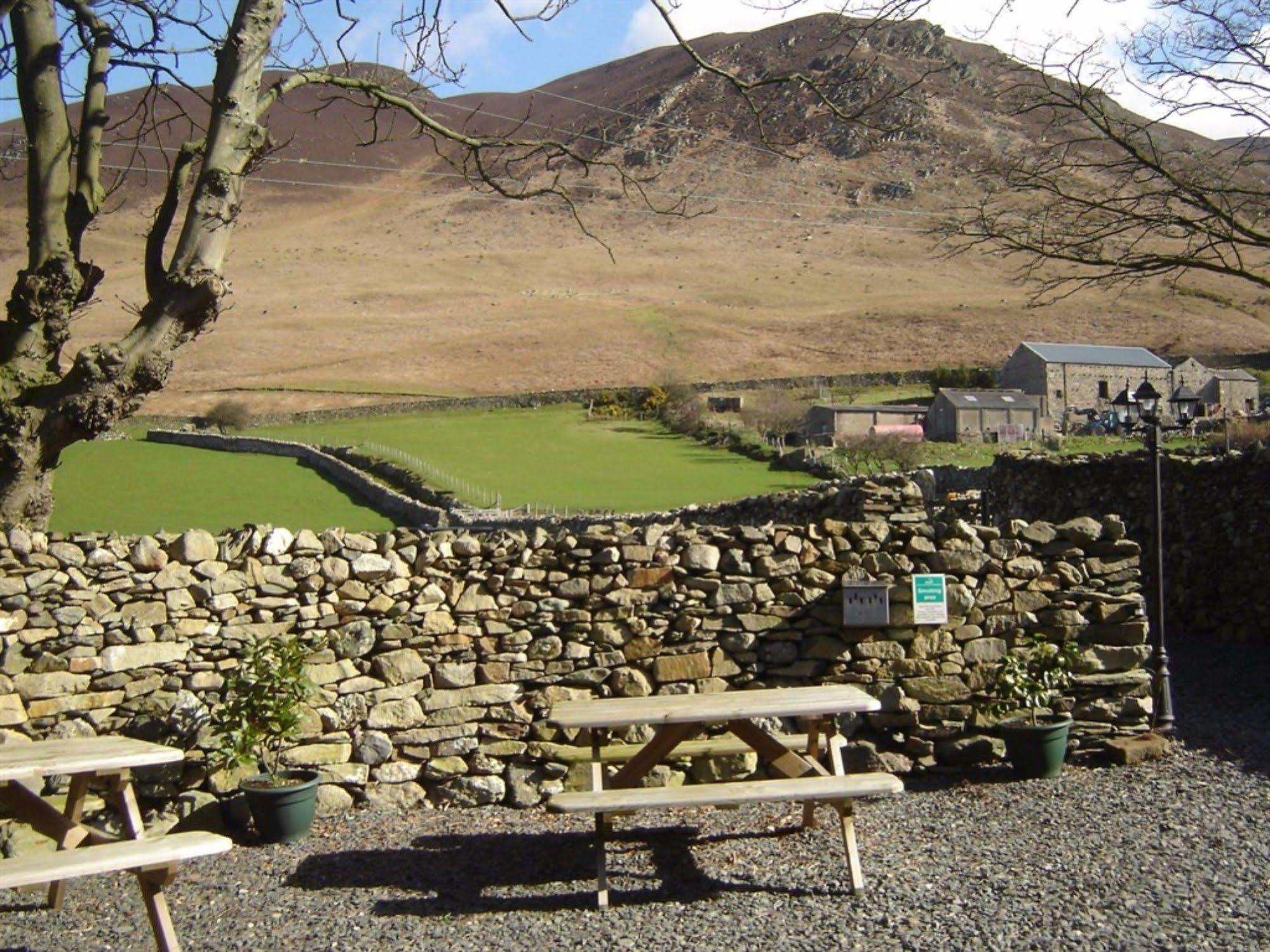 The Wayside And Whisky Barn Hotel Whitbeck Exterior foto