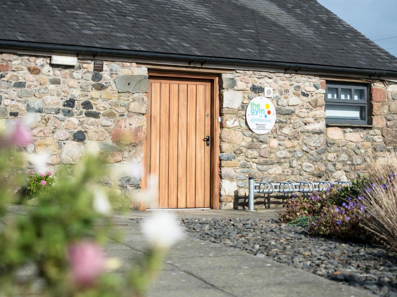 The Wayside And Whisky Barn Hotel Whitbeck Exterior foto