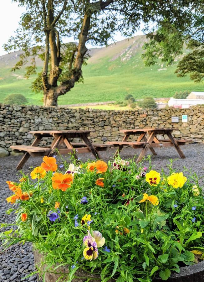 The Wayside And Whisky Barn Hotel Whitbeck Exterior foto